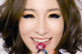 抖音眼妆大揭秘：教你如何打造迷人电眼