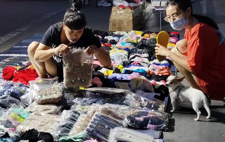 今日头条如何助你轻松摆摊袜子，赚取第一桶金