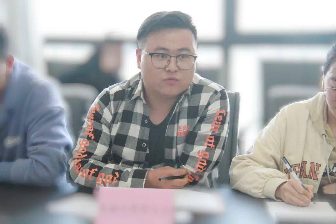快手怎么投诉?教你轻松处理问题,维护权益