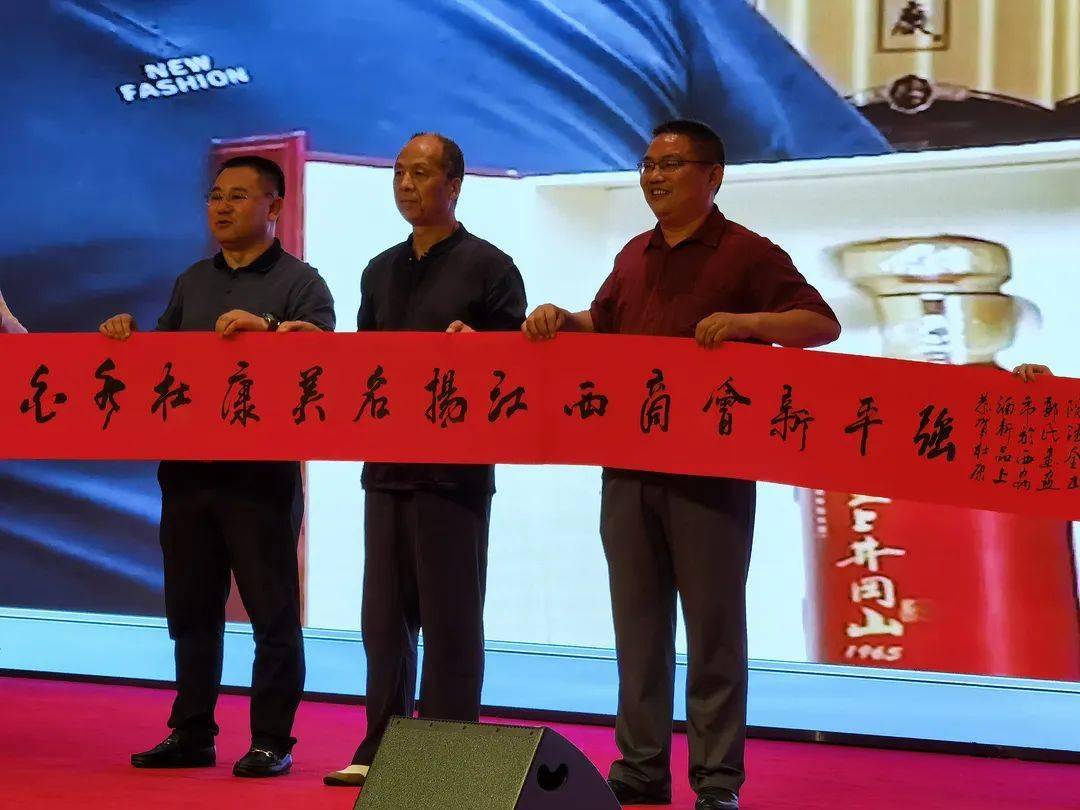 如何在短时间内吸引百万粉丝?成功的秘诀大揭秘!