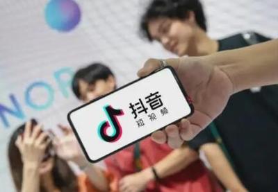 如何在短时间内让新号涨粉1万?必知的关键技巧!