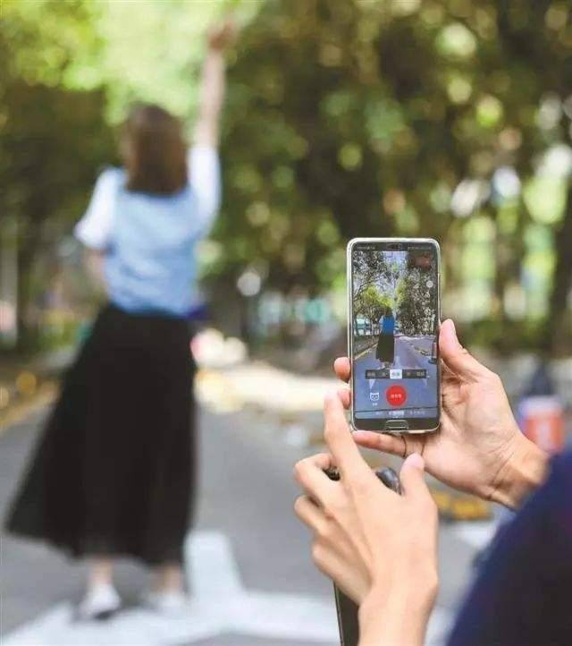 如何在短时间内让新号涨粉1万?必知的关键技巧!
