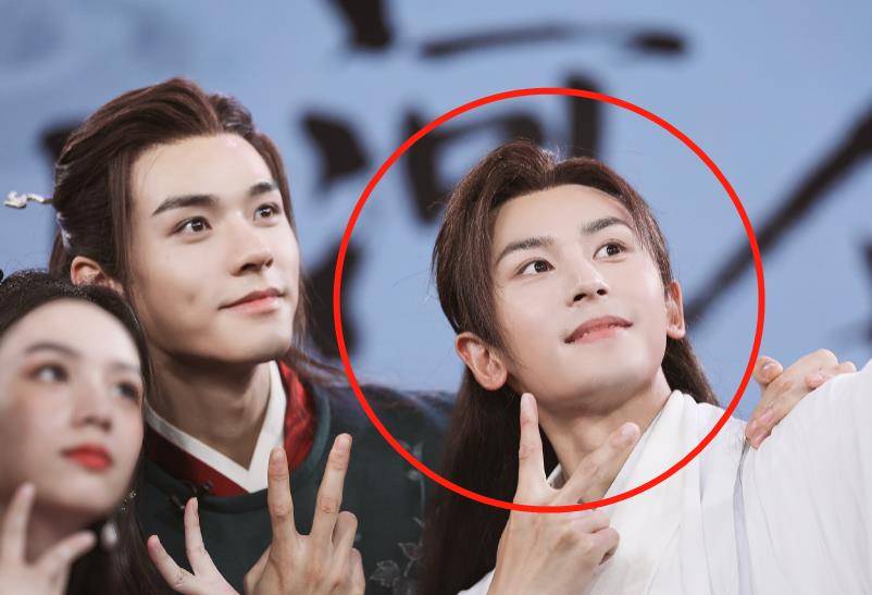 小娜涨粉丝开播多久了？揭秘她成功背后的秘密！