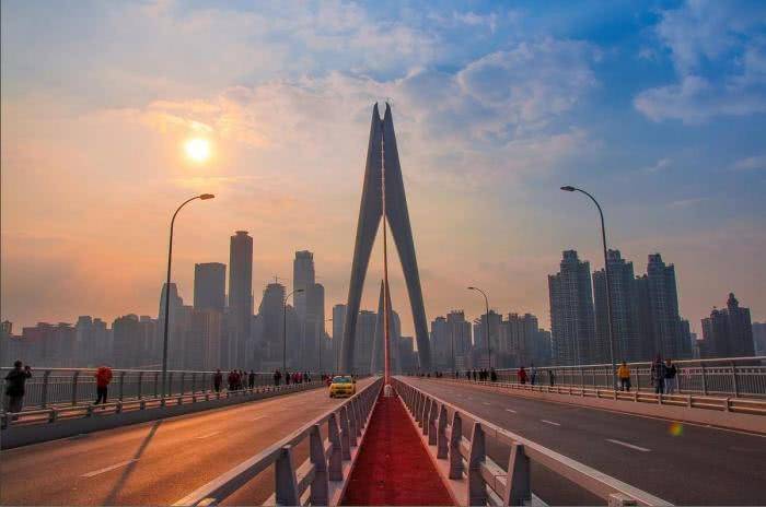 抖音桥:探寻城市新地标,感受潮流与浪漫交汇的奇妙之地