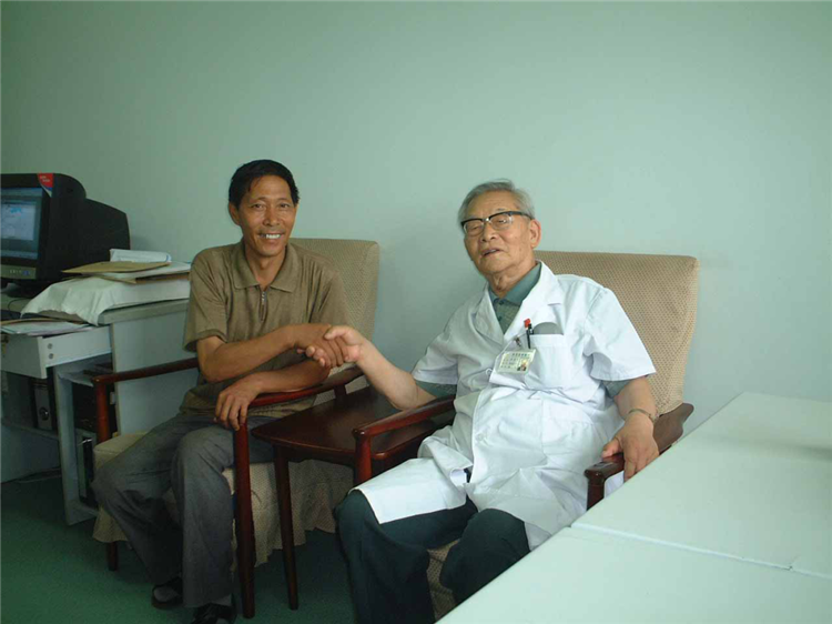 被算法选中的秘密：账号权重值如何让你从透明人变顶流